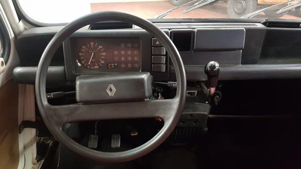 13#3664 Autovettura Renault 4 in vendita - foto 18