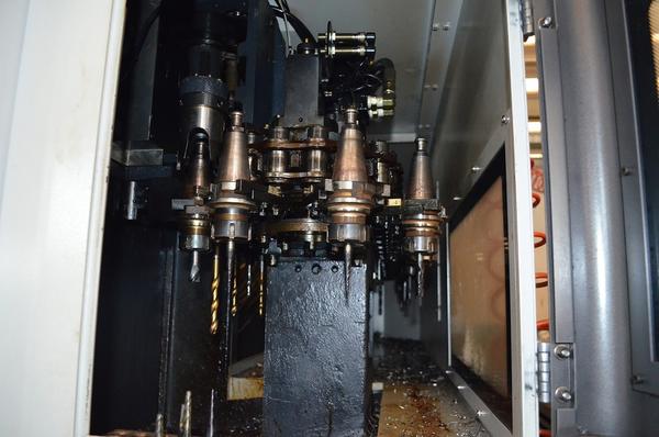 51#3667 Fresa Doosan VC 400 in vendita - foto 2