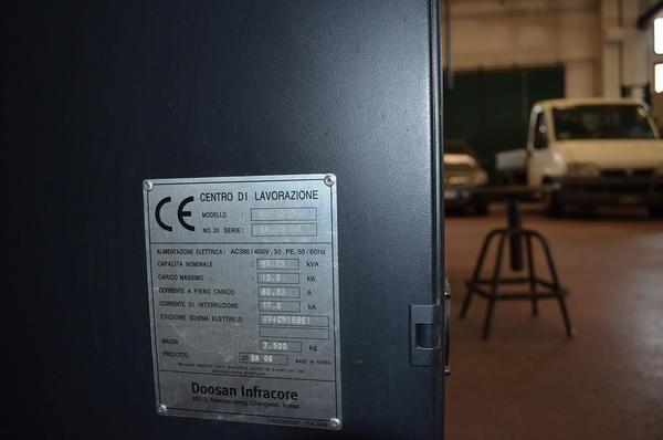 51#3667 Fresa Doosan VC 400 in vendita - foto 14
