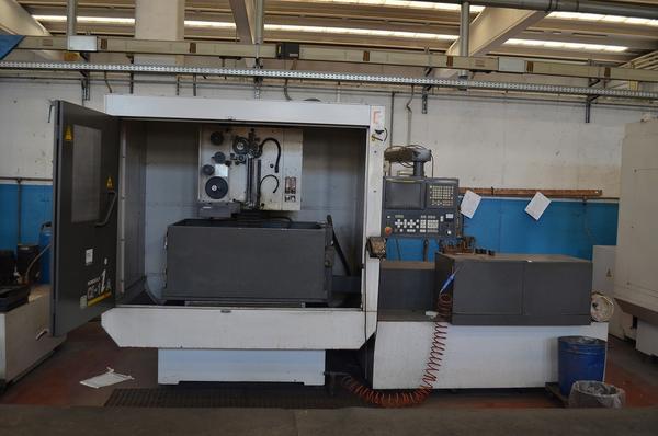 56#3667 Macchina a filo Fanuc Robocut in vendita - foto 1