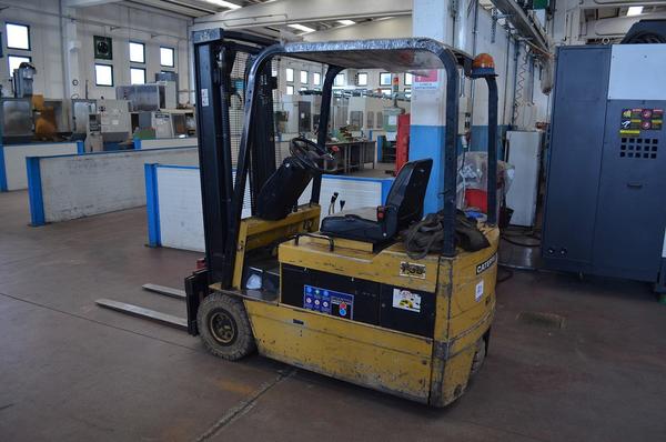 60#3667 Carrello elevatore Caterpillar F35 in vendita - foto 2