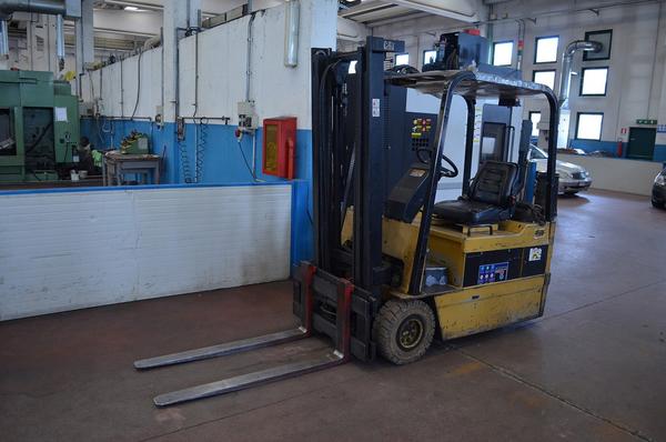 60#3667 Carrello elevatore Caterpillar F35 in vendita - foto 3