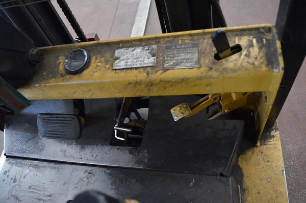60#3667 Carrello elevatore Caterpillar F35 in vendita - foto 6