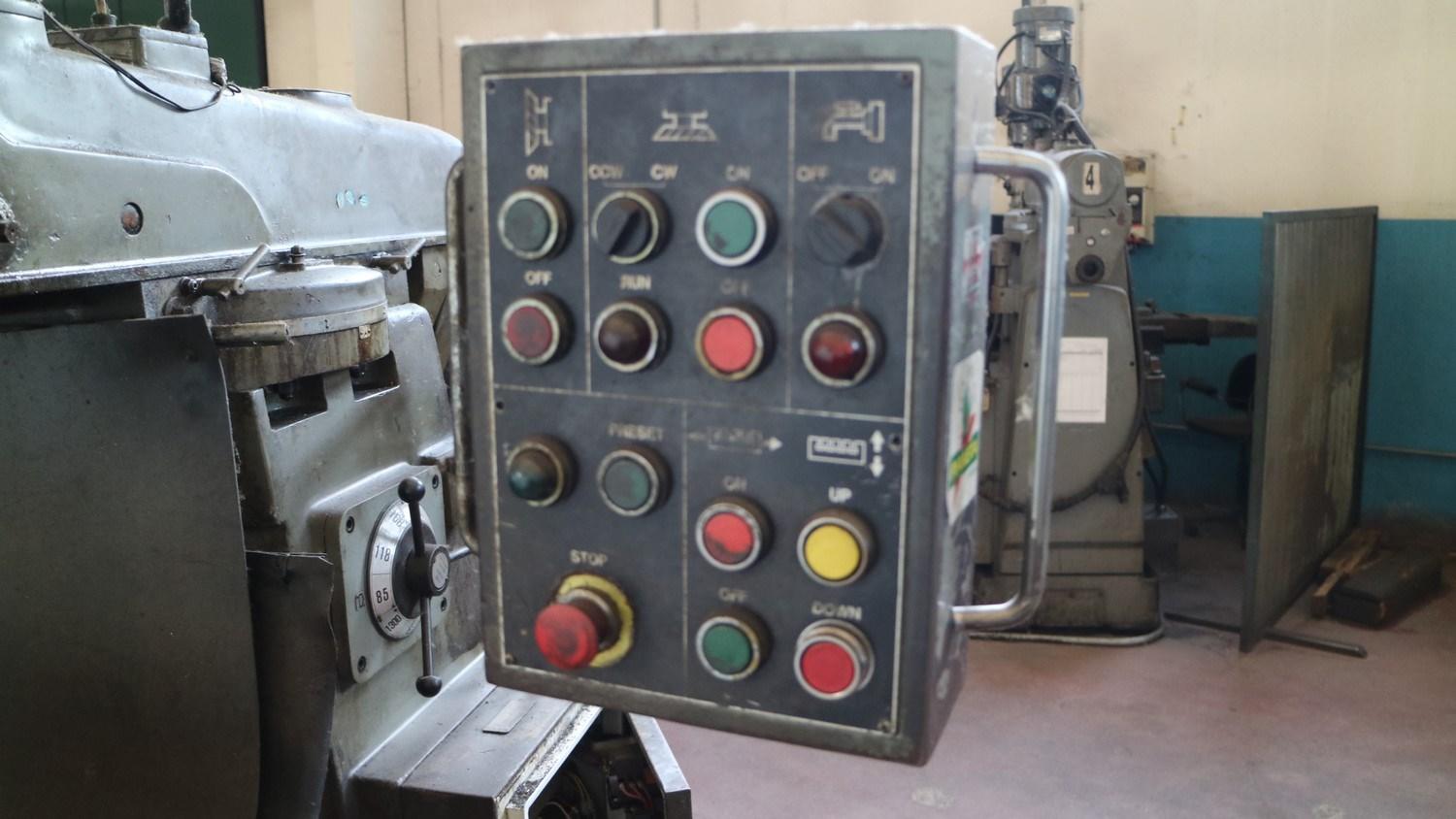 Lot Rambaudi Supermax manual milling machine