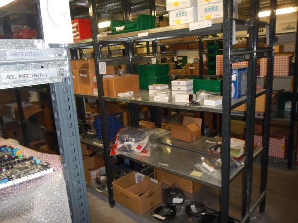 4#3668 Magazzino componenti elettronici e informatici in vendita - foto 2