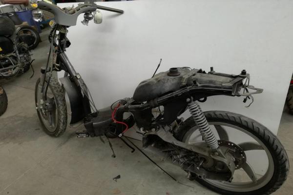 37#3672 Pezzi di ricambio motociclo Yamaha WHY 50cc in vendita - foto 3
