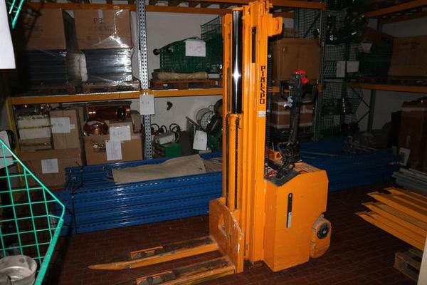Carrelli elevatori in vendita