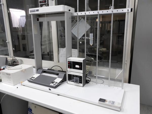 17#3675 Spettrofotometro Hitachi e centrifuga Bekman in vendita - foto 1