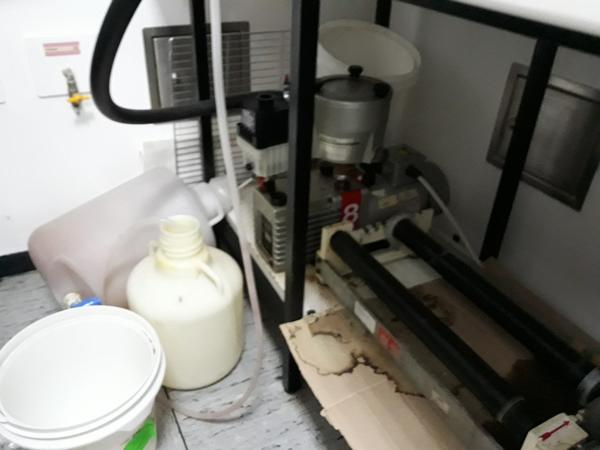 17#3675 Spettrofotometro Hitachi e centrifuga Bekman in vendita - foto 9