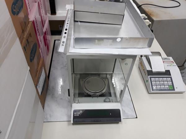 17#3675 Spettrofotometro Hitachi e centrifuga Bekman in vendita - foto 17
