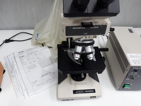 20#3675 Cappa flusso laminare Gelaire e microscopio Olympus BH2 in vendita - foto 19