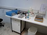 Image 10 - Laminar flow hood and peristaltic pump - Lot 31 (Auction 3675)