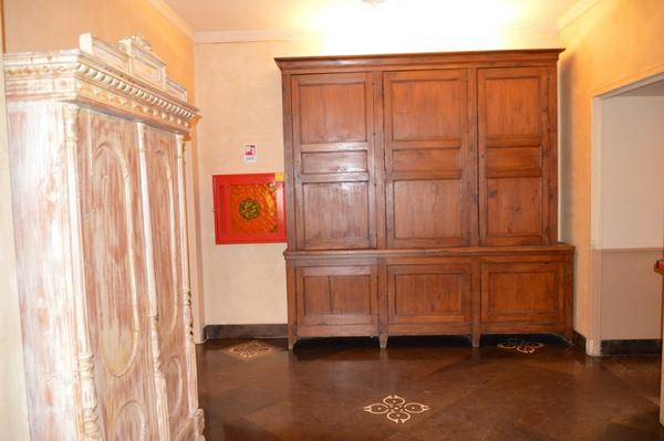 5#3680 Tavolo da sartoria e armadio in legno massiccio in vendita - foto 3