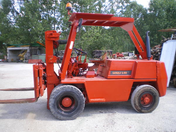 Carrelli elevatori in vendita