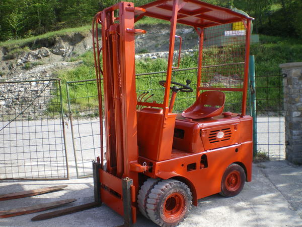 Carrelli elevatori in vendita