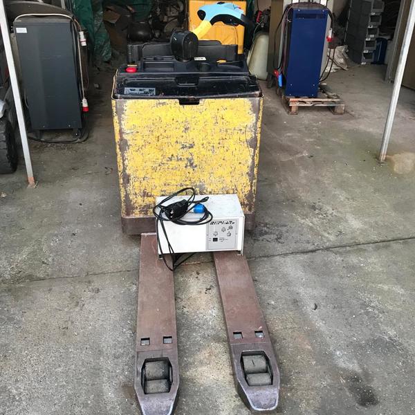 21#3695 Transpallet elettrico Hyster P 2.0S uomo a bordo in vendita - foto 4