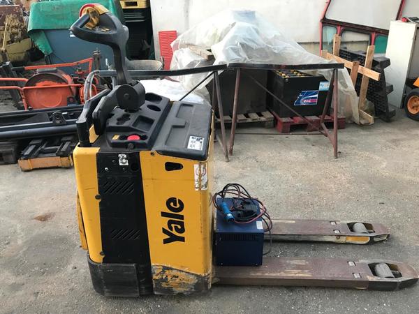 22#3695 Transpallet elettrico Yale MP20X uomo a bordo in vendita - foto 1