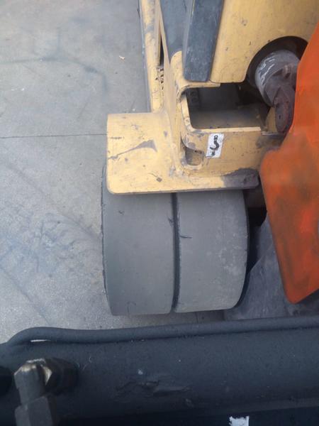 6#3695 Carrello elevatore Caterpillar M120D in vendita - foto 2