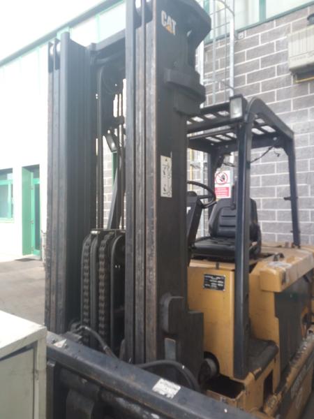 6#3695 Carrello elevatore Caterpillar M120D in vendita - foto 3