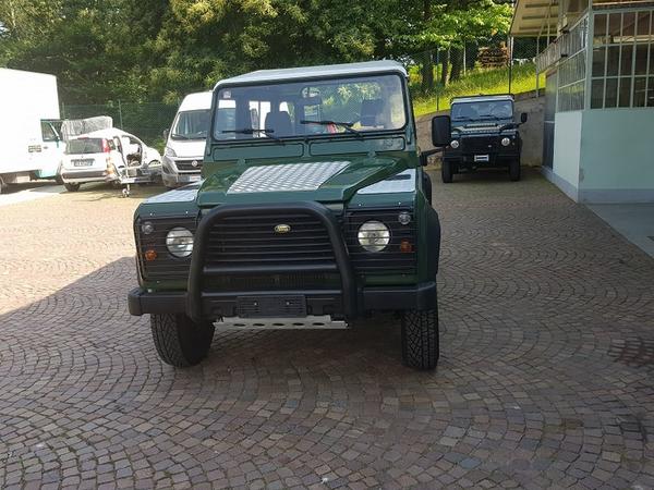 28#3715 Autoveicolo Land Rover Defender in vendita - foto 1