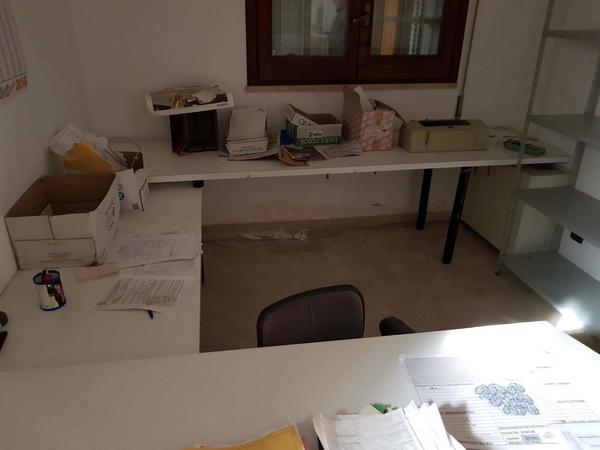 1#3729 Arredi ufficio e scaffalatura in vendita - foto 5