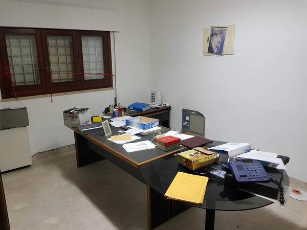 1#3729 Arredi ufficio e scaffalatura in vendita - foto 18