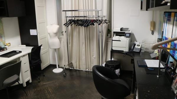 27#3735 Arredi per showroom e tessuti in vendita - foto 18