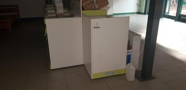 2#3743 Arredi negozio in vendita - foto 2