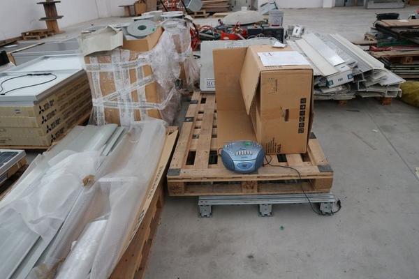 617#3749 Inverter e materiale elettrico in vendita - foto 3