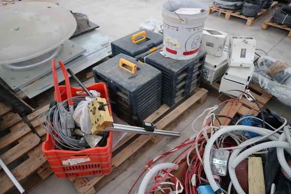 617#3749 Inverter e materiale elettrico in vendita - foto 12