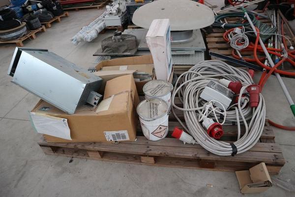 617#3749 Inverter e materiale elettrico in vendita - foto 13
