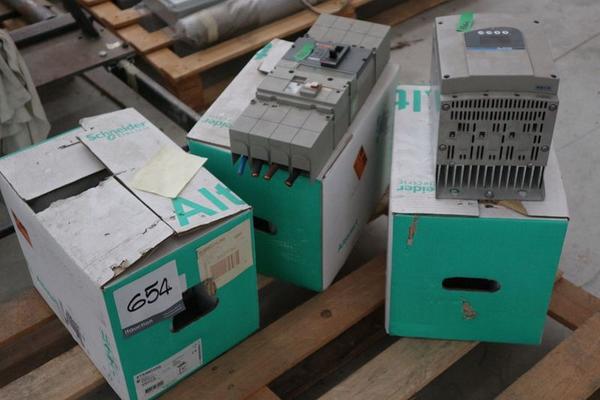 654#3749 Inverter Schneider Electric in vendita - foto 2
