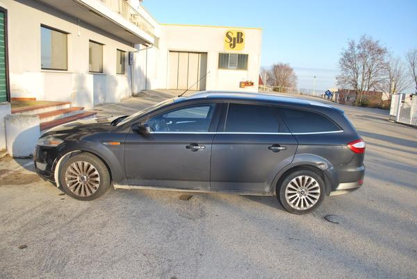 12#3751 Automobile Ford Mondeo in vendita - foto 2