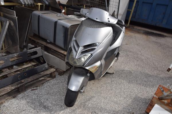 38#3756 Motociclo Aprilia in vendita - foto 4