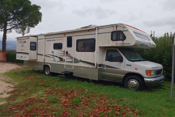 60#3756 Camper Ford Fleetwood 33 in vendita - foto 1