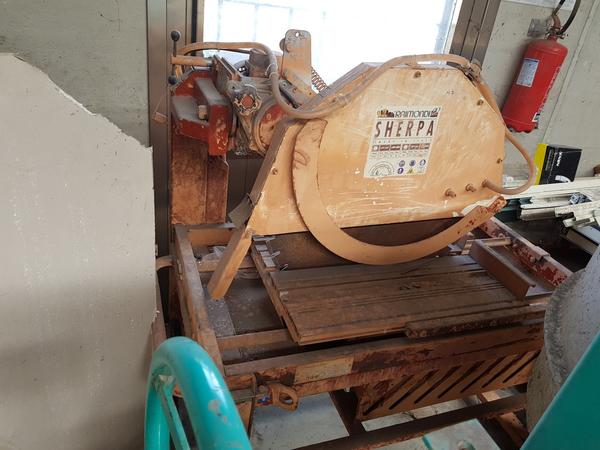 4#3764 Betoniera Imer e lampade da cantiere Philips in vendita - foto 15