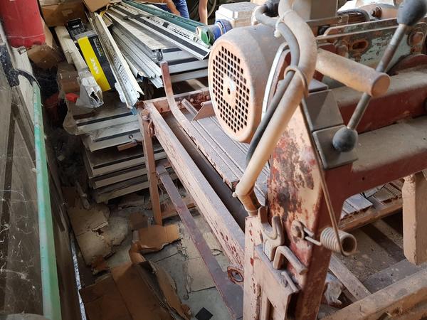 4#3764 Betoniera Imer e lampade da cantiere Philips in vendita - foto 19
