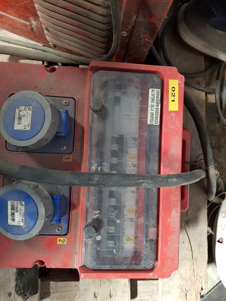 4#3764 Betoniera Imer e lampade da cantiere Philips in vendita - foto 32