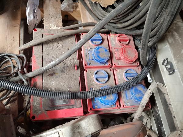 4#3764 Betoniera Imer e lampade da cantiere Philips in vendita - foto 34