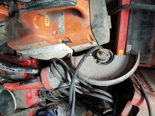 4#3764 Betoniera Imer e lampade da cantiere Philips in vendita - foto 49