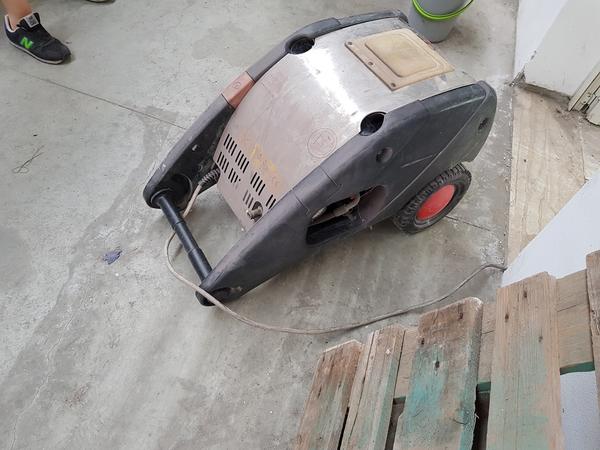 4#3764 Betoniera Imer e lampade da cantiere Philips in vendita - foto 63