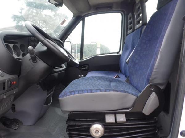 6#3768 Autocarro Iveco Daily con gru Palfinger in vendita - foto 6