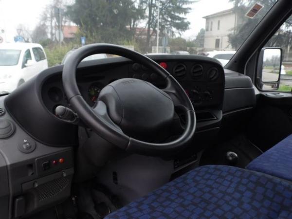 6#3768 Autocarro Iveco Daily con gru Palfinger in vendita - foto 8