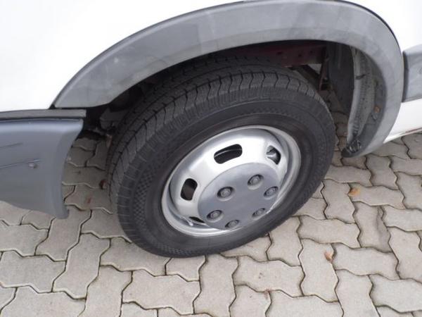6#3768 Autocarro Iveco Daily con gru Palfinger in vendita - foto 12