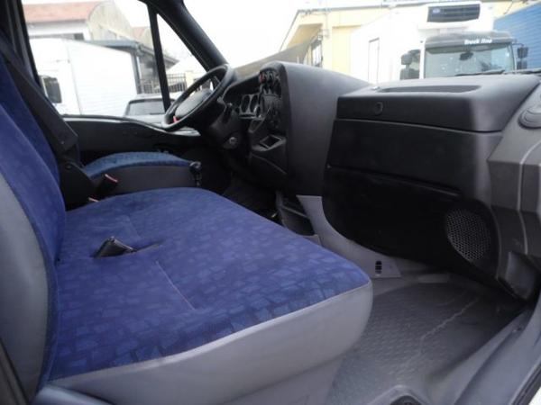 6#3768 Autocarro Iveco Daily con gru Palfinger in vendita - foto 20