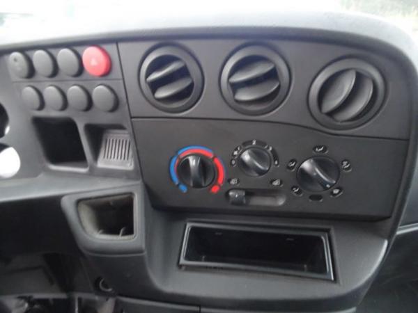 6#3768 Autocarro Iveco Daily con gru Palfinger in vendita - foto 23
