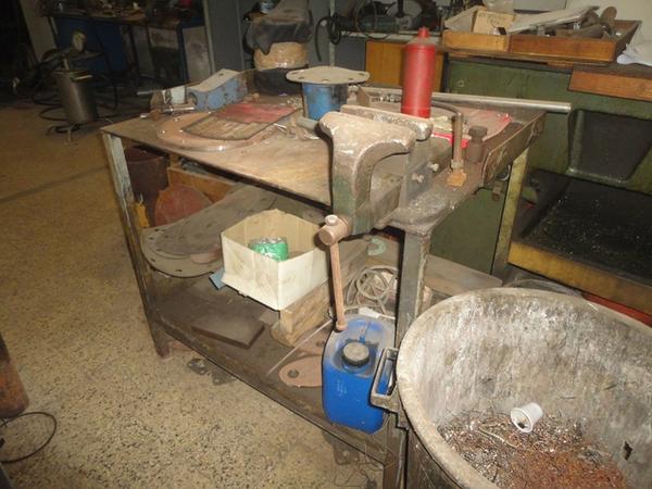 34#3774 Smerigliatrice Felisatti e banchi da lavoro officina in vendita - foto 14