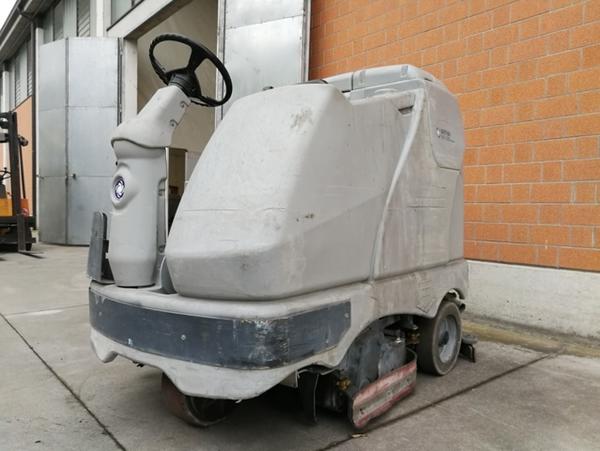 3#3778 Lavasciuga pavimenti industriale Nilfisk BR 1100S C in vendita - foto 1