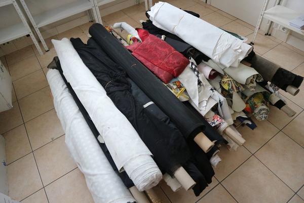 1#3786 Stock di tessuti e componenti di calzature in vendita - foto 2