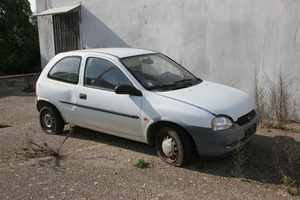 2#3804 Autovettura Opel Corsa e muletto Linde in vendita - foto 20